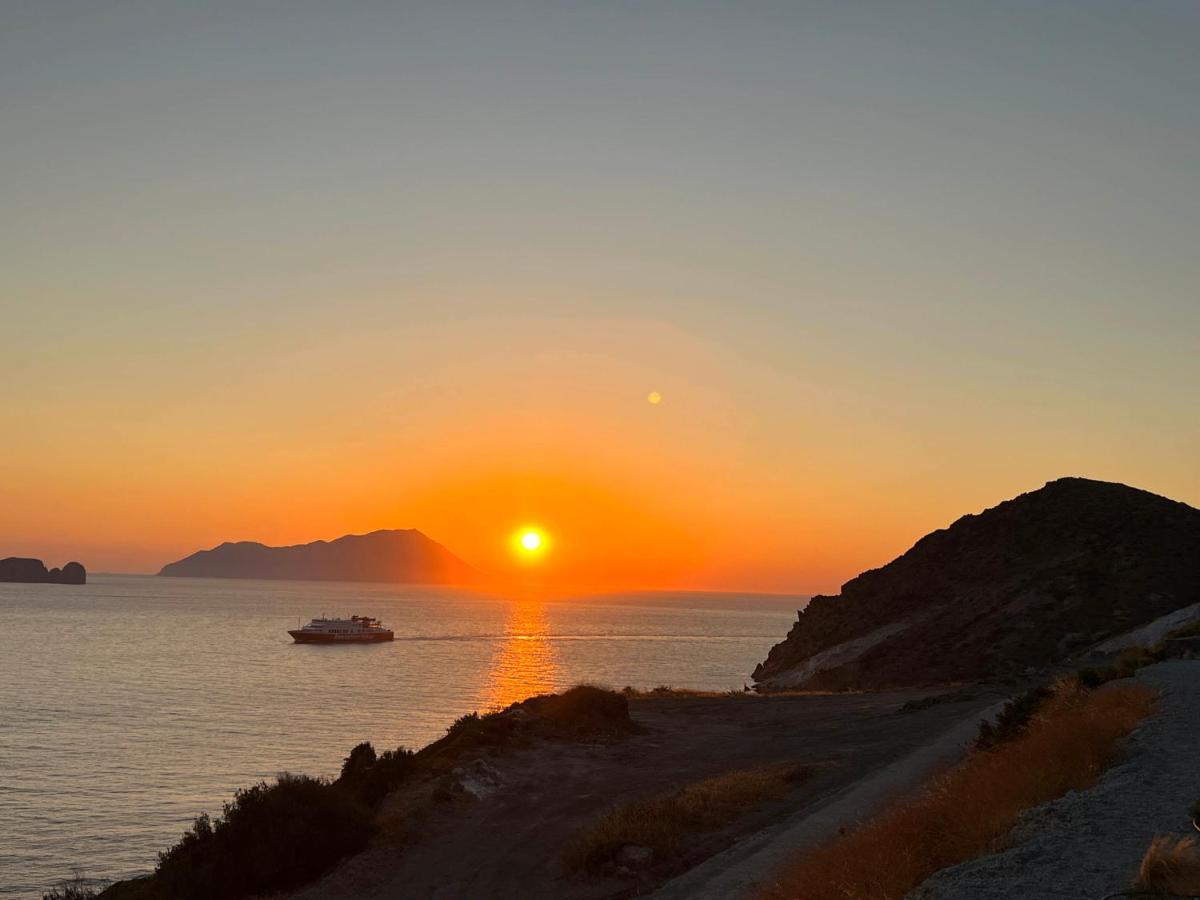 Echoes Milos Plaka  Dış mekan fotoğraf